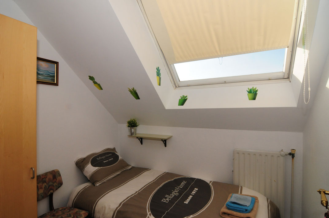 Standaard-1-persoonskamer-2e-etage-kamer-6 Standaard-1-persoonskamer-2e-etage-kamer-6