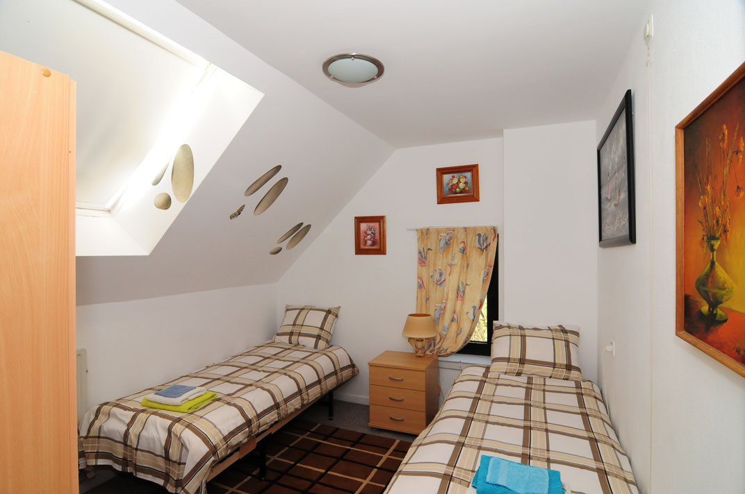 Standaarde-2persoonskamer-2e-etage-kamer-5 Standaarde-2persoonskamer-2e-etage-kamer-5
